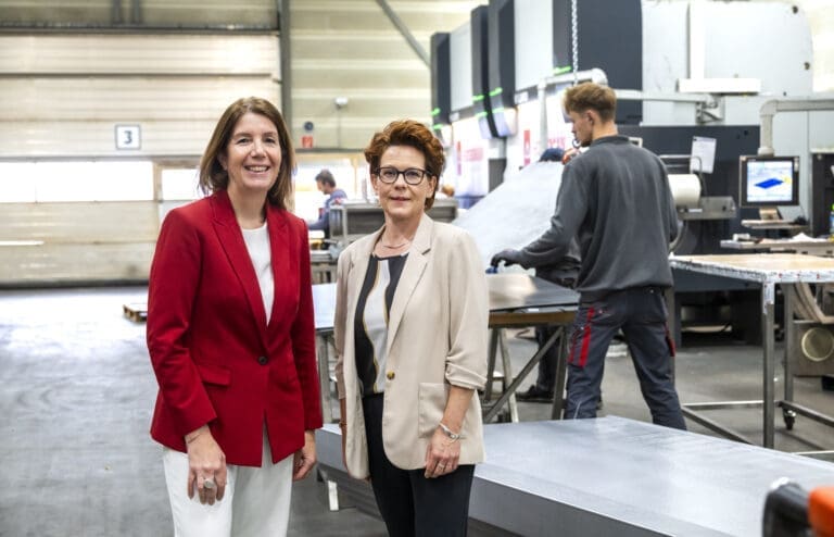 In Noordoost-Nederland groeit een community van maakbedrijven die gezamenlijk aan de slag gaan met actuele vraagstukken. Lees hoe IQonIQ innovatie en samenwerking elkaar laten versterken.