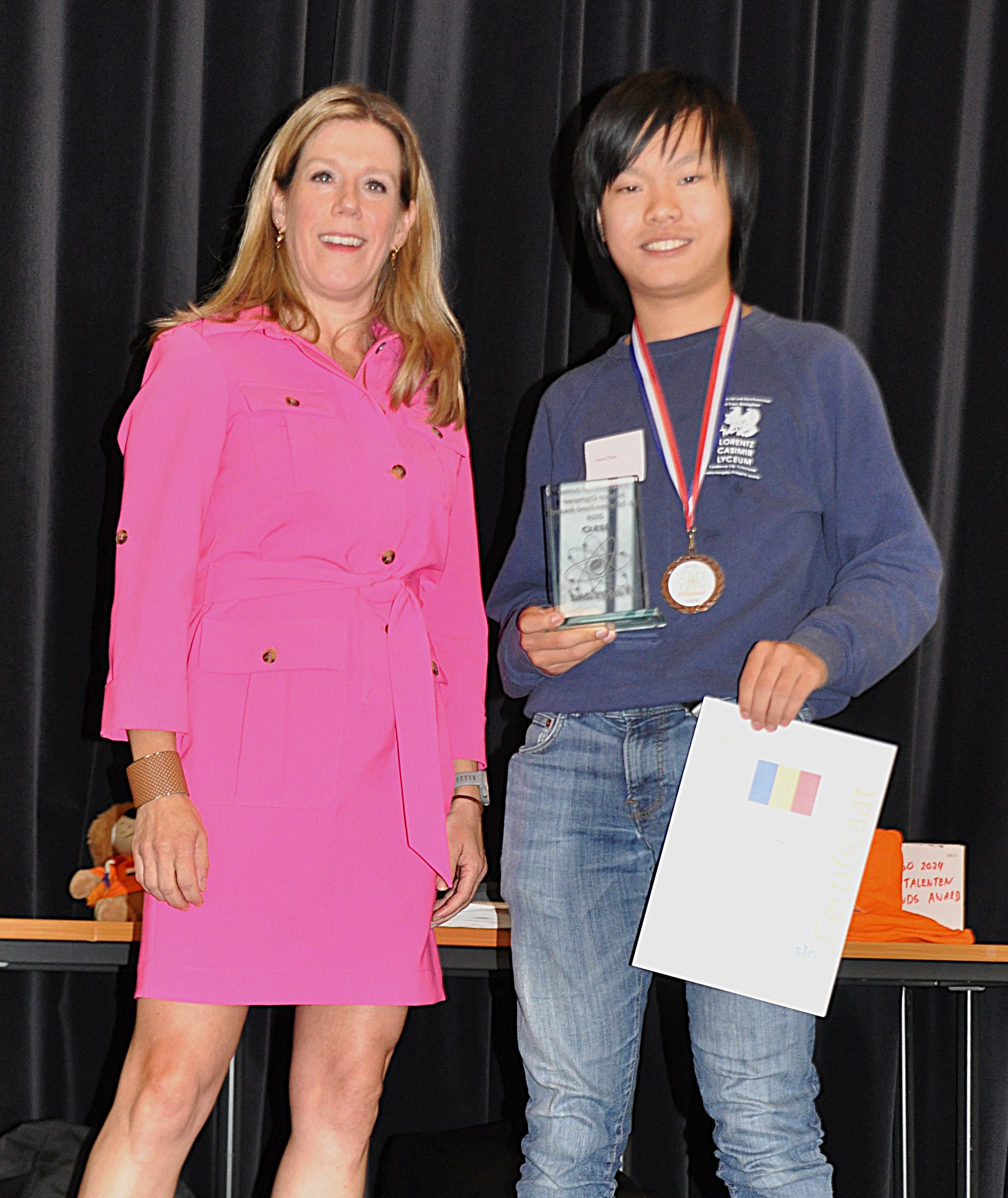 V.l.n.r.: Veronique Hermans en Dennis Zhang